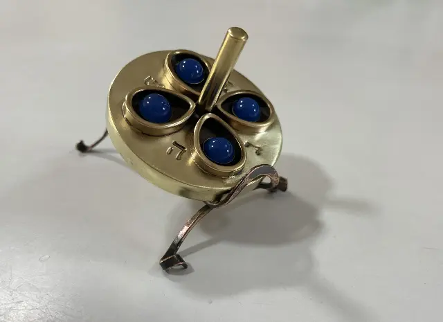 Works & Crafts Metal Spinning Top