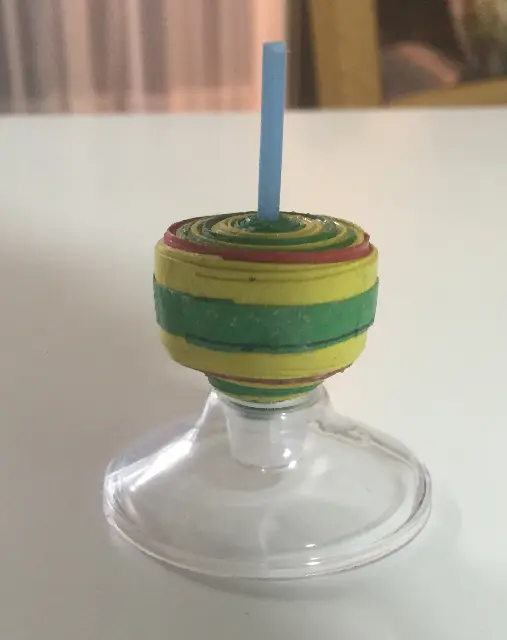 סביבון  מנייר ממוחזר של עליזה אברהם