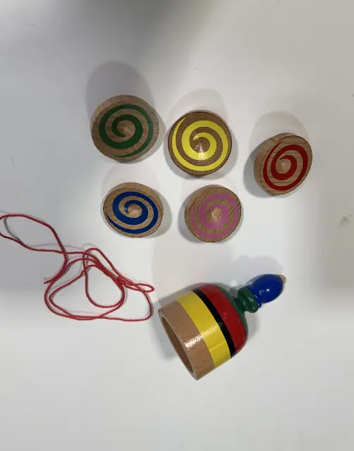 Mother's spinning top and the spinning tops made in Japan