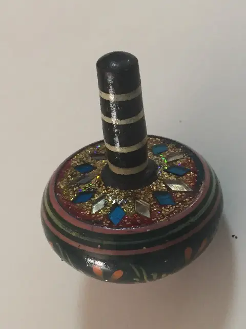 Indian spinning top
